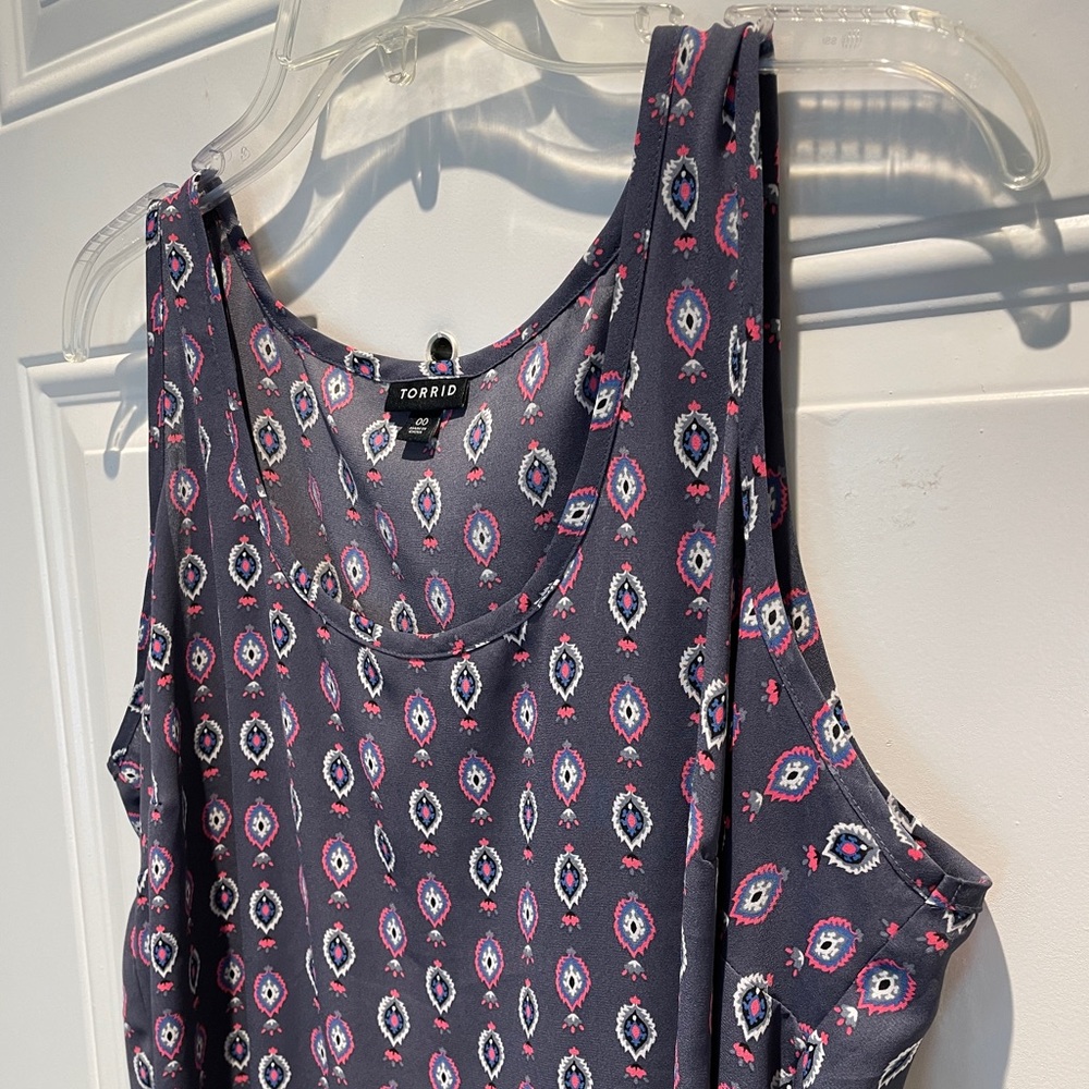 Torrid Southwestern Gray Pink Paisley Sleeveless Top Size 00 (Medium/Large, 10) - Picture 2 of 8